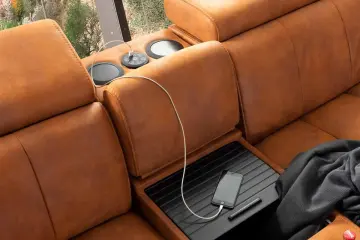 Almira Köşe Takımı