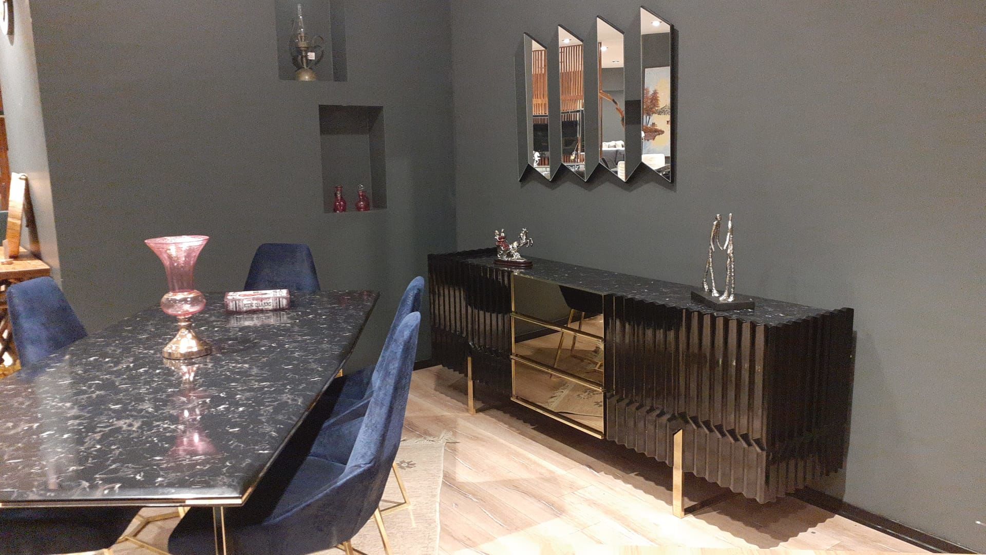 Sembol Yemek Odası Takımı (Seri Sonu)